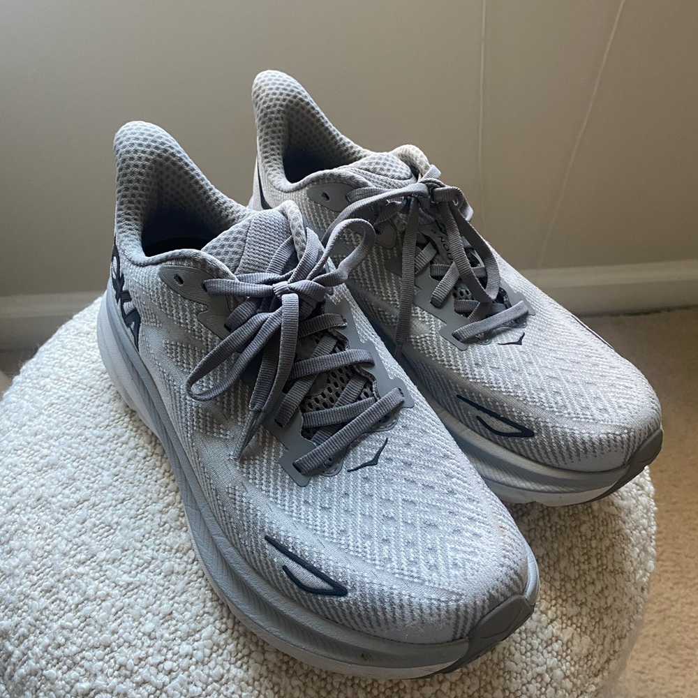 Hoka Clifton 9’s